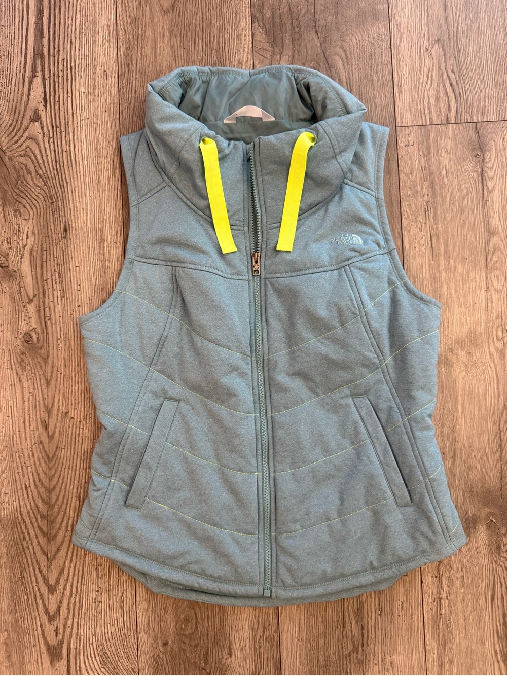 The North Face Teal Neon Quilted Full Zip Women’s Size: M Puffer Vest